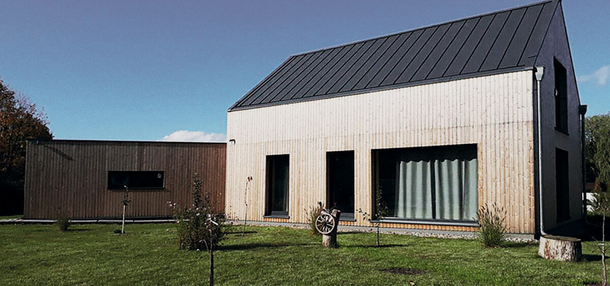 A&nbsp;Wooden House Powered by&nbsp;the Sun