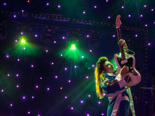 Podglądanie kosmosu przez kalejdoskop – relacja z Halfway Festival 2019