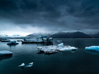 Icelandic Survival Strategies