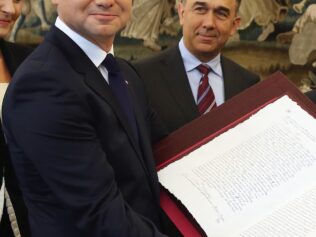 Co pan czyta, prezydencie?
