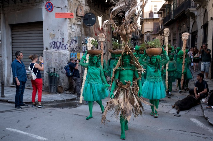 Jelili Atiku, Festival of the Earth (Alaraagbo XIII), 2018, zdjęcie: Francesco Bellina