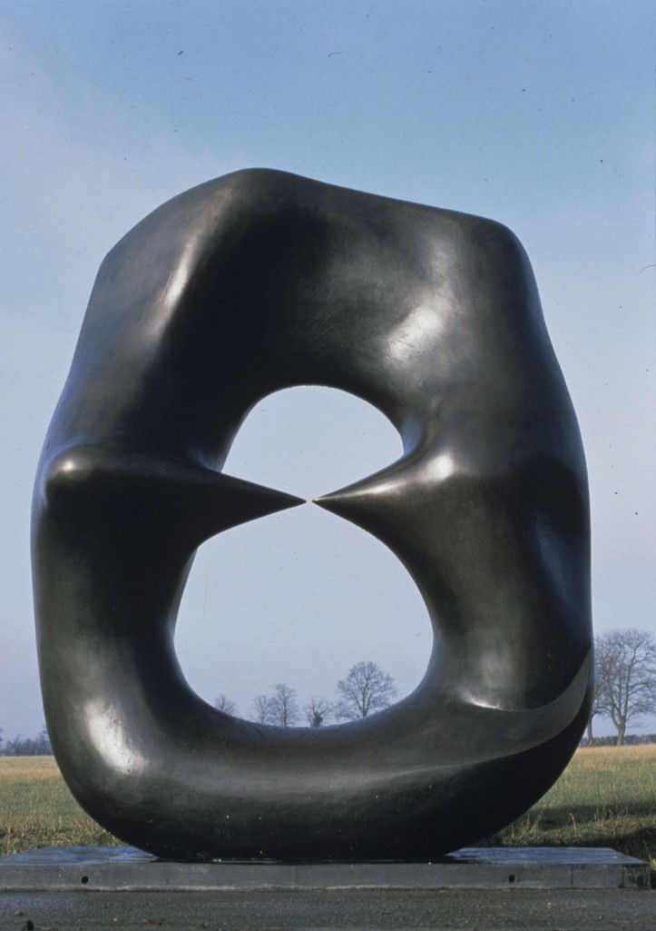 Henry Moore, "Oval with Points" (Owal z punktami), 1968–1970, © Henry Moore Foundation