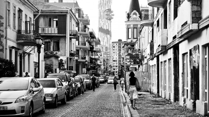 ulica Giorgi Mazniashvili w Batumi, zdjęcie: Shalika Malintha (CC BY-SA 2.0); źródło: Flickr 