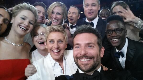 Zdjęcie z Twittera Ellen DeGeneres, rozdanie Oscarów w 2014 r. 