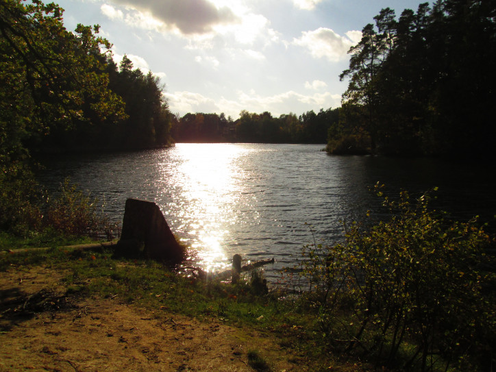Jezioro Długie w Olsztynie, zdjęcie: Piotr Marek Kisielewski/Wikimedia Commons (CC BY-SA 3.0 PL)