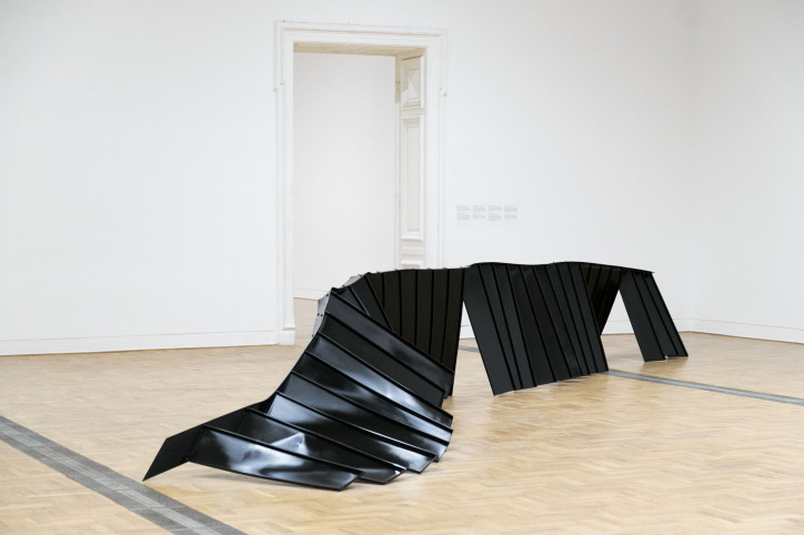 Monika Sosnowska, "Schody", 2016, wystawa w Zachęcie — Narodowej Galerii Sztuki, Warszawa, 2020, fot. Piotr Bekas/archiwum Zachęty
