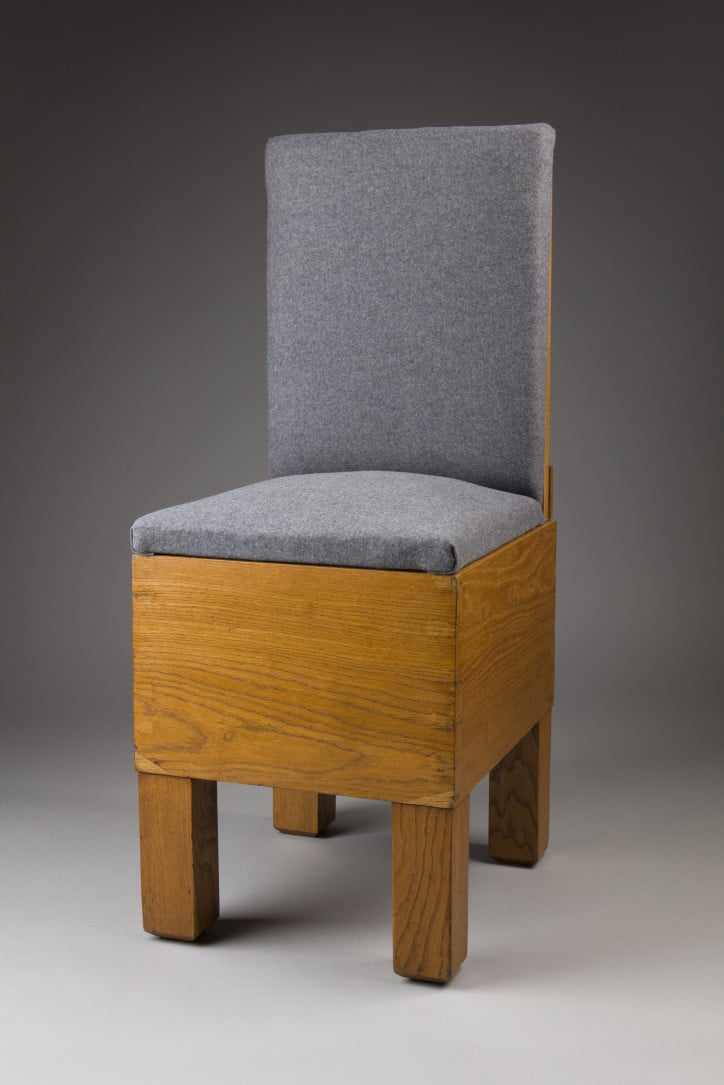 Krzesło z kompletu mebli do sypialni Żeleńskich, Stanisław Wyspiański, fabryka: Andrzej Sydor (materiały prasowe)