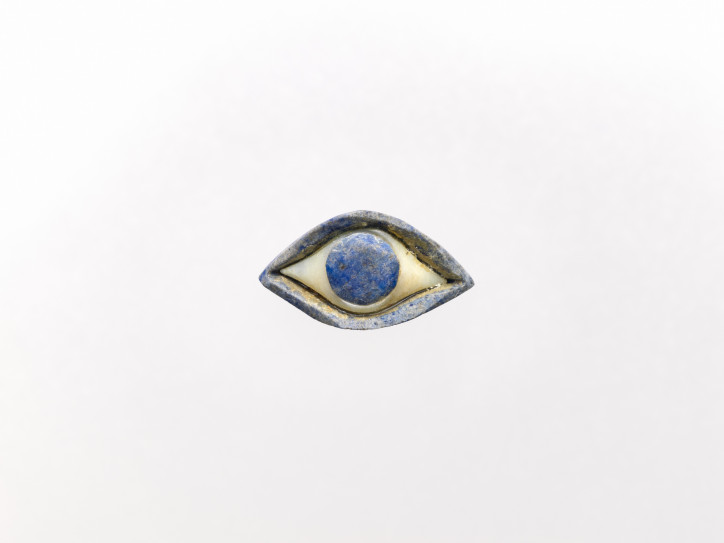 Inkrustacja w kształcie oka, ok. 2600-2500 p.n.e., Sumer; zdjęcie: MET/domena publiczna