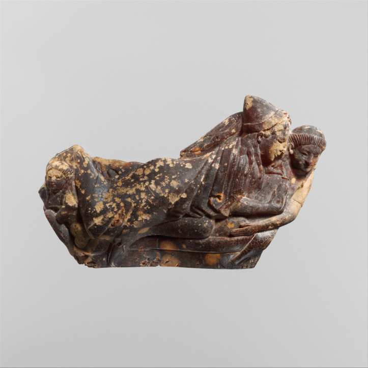 Etruska fibula w kształcie leżącej pary, V w. p.n.e., zdjęcie: MET/domena publiczna