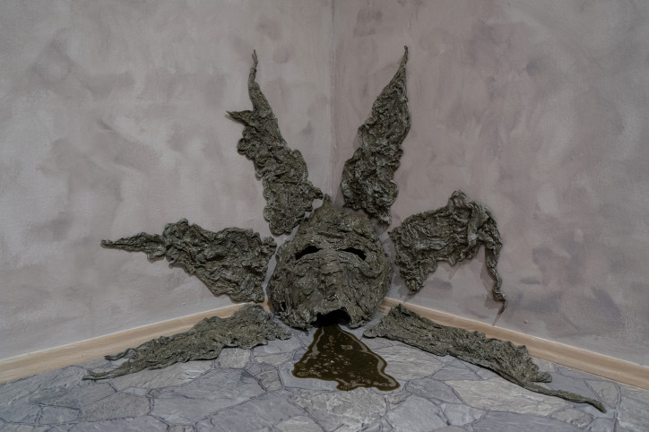 Wystawa “Mózg ofiary erupcji Wezuwiusza zamienił się w szkło”, Dominika Olszowy, Galeria Foksal. Zdjęcie dzięki uprzejmości Artystki i Galerii Foksal