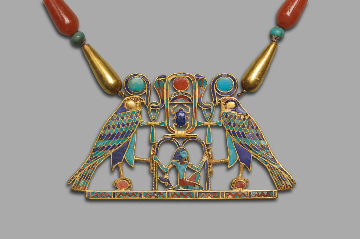 Pectoral cross and necklace of Princess Sithathoriunet with the name Senuserata II, circa 1887–1878 BC, ancient Egypt; photo: public domain
